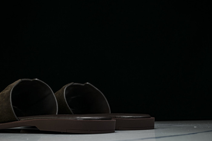 1*V SLIPPERS 11V0107-147