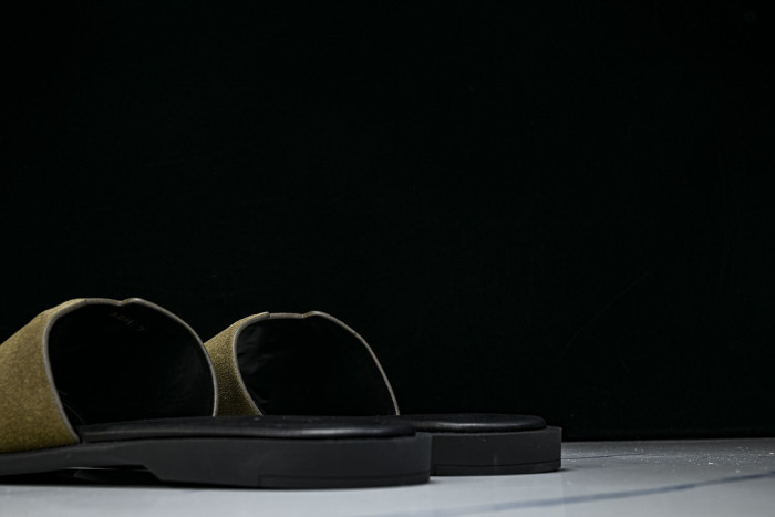 1*V SLIPPERS 11V0107-148