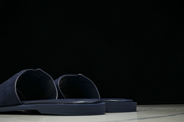 1*V SLIPPERS 11V0107-149