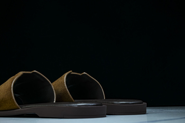 1*V SLIPPERS 11V0107-150