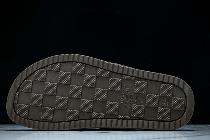 1*V SLIPPERS 11V0107-105