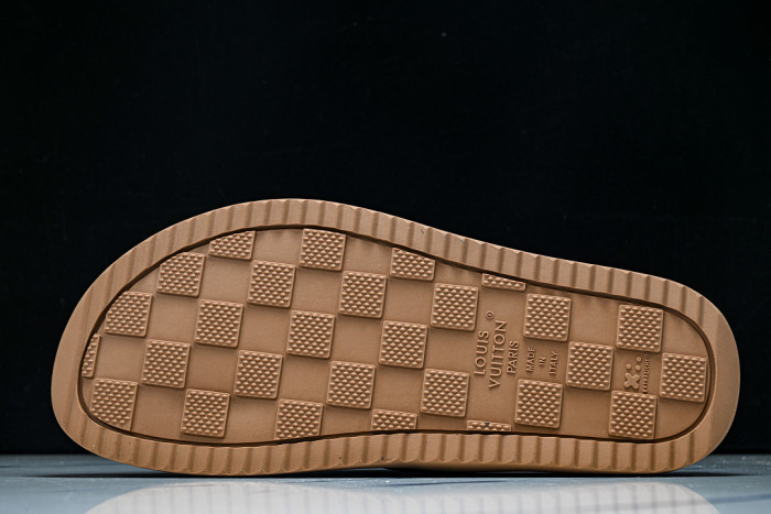 1*V SLIPPERS 11V0107-109