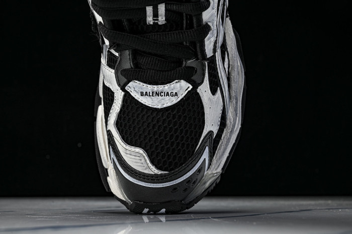 BLCG RUNNER SNEAKER LED 677403-W3RB2-9010