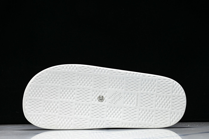 1*V SLIPPERS 11V0107-165