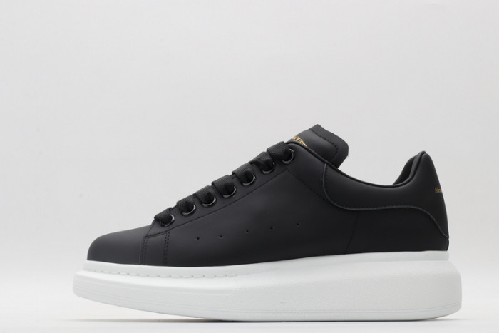 A1exa*der Mcqv*en SNEAKERS