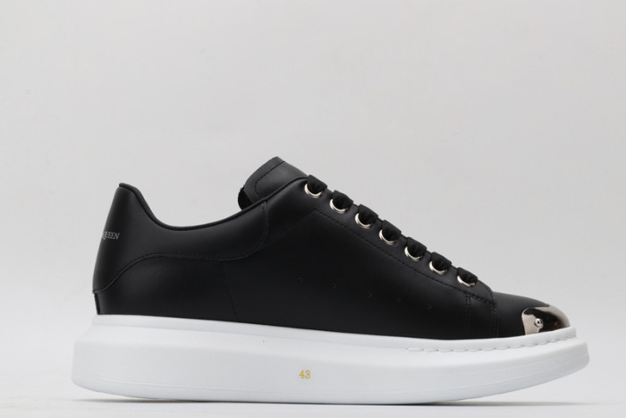 A1exa*der Mcqv*en SNEAKERS