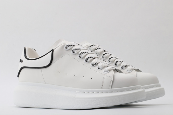A1exa*der Mcqv*en SNEAKERS