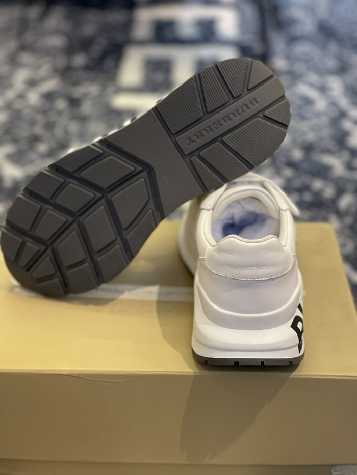 bby sneaker by0072