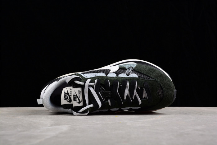 sacai x vaporwaffle 