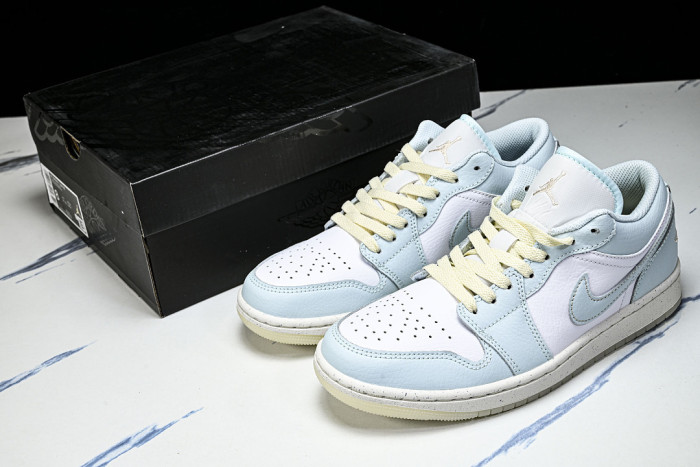 Air Jordan 1 Low SE 