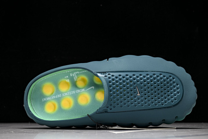Nike Mind 001 