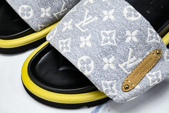 1*V SLIPPERS 11V0107-130