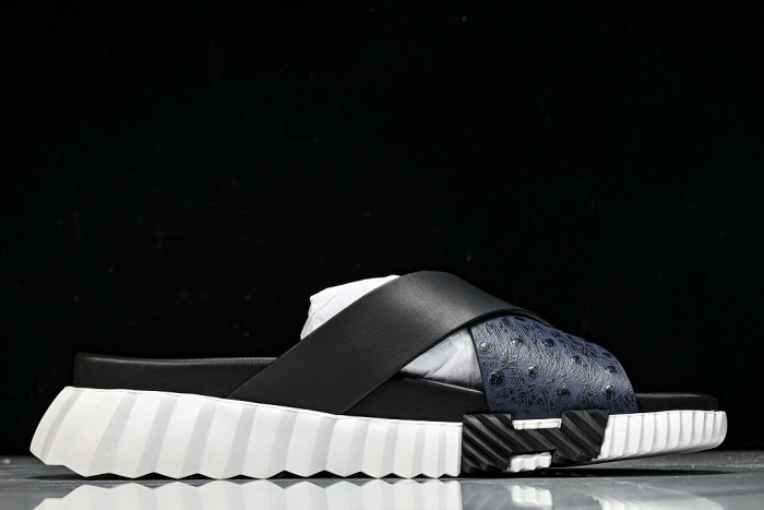 He*mes Slide CU526-2182