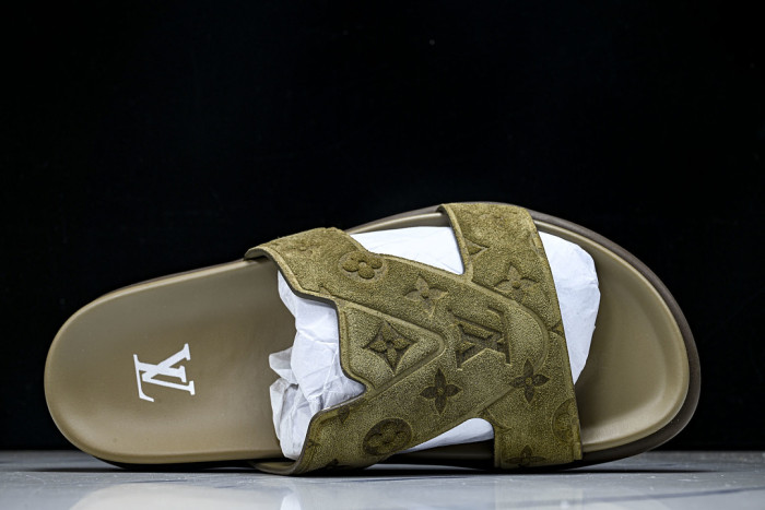 1*V SLIPPERS 11V0107-105
