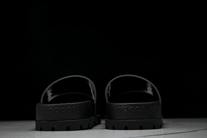 Gv*c SLIPPERS GU568-138