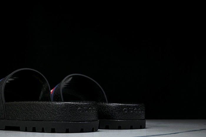 Gv*c SLIPPERS GU568-135