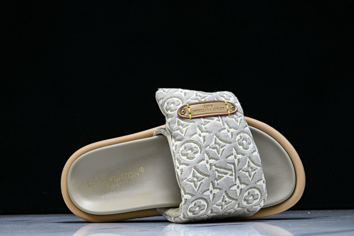 1*V SLIPPERS 11V0107-161