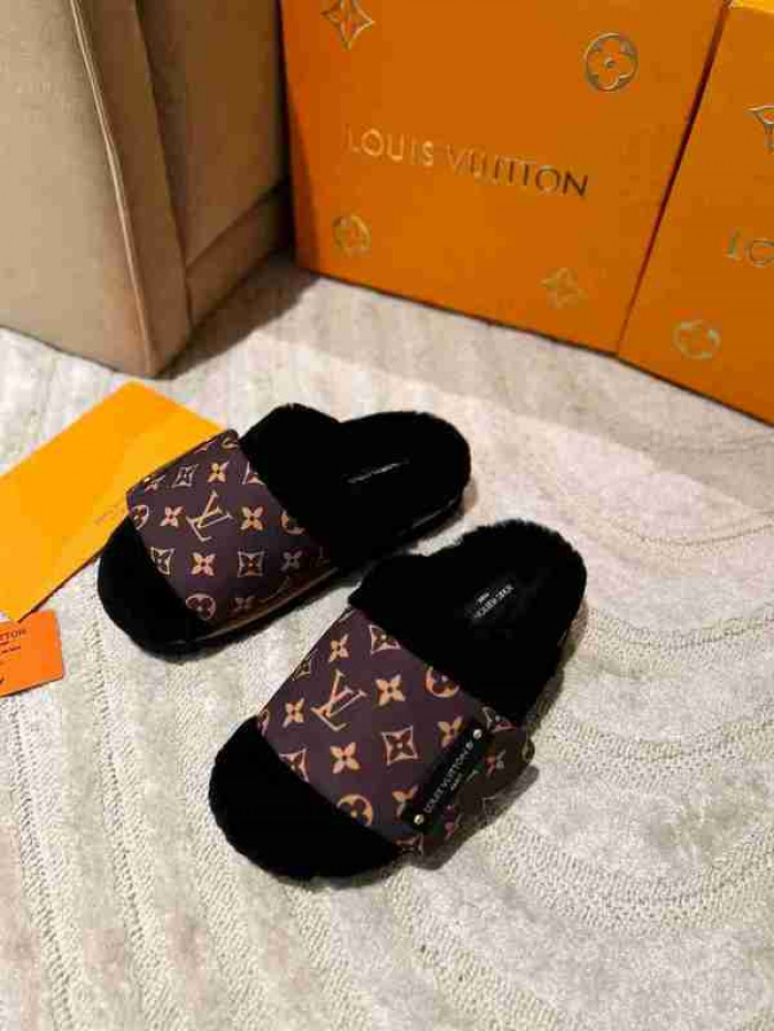 1*V SLIPPERS 11V0107-017
