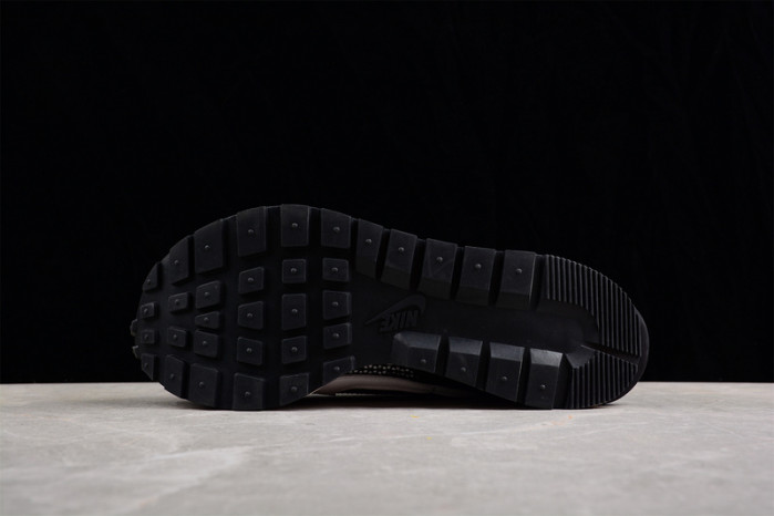 sacai x vaporwaffle 