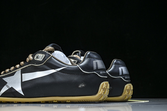 G01den G003e SNEAKERS GGS00008