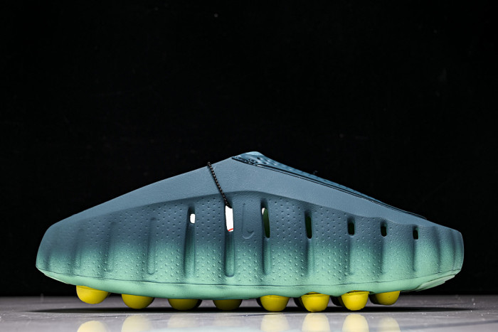 Nike Mind 001 