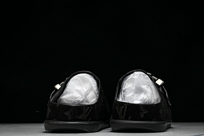 1*V SLIPPERS 11V0107-124