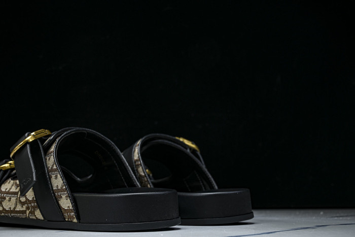 D10r SLIPPERS DS258-093
