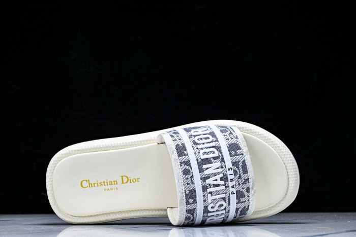 D10r SLIPPERS DS258-096