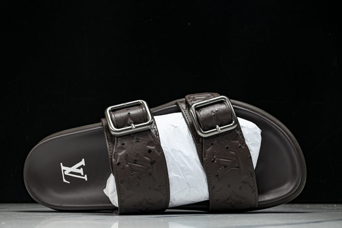 1*V SLIPPERS 11V0107-104