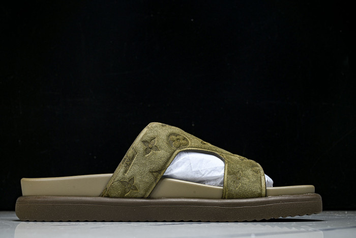 1*V SLIPPERS 11V0107-105