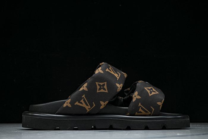 1*V SLIPPERS 11V0107-100