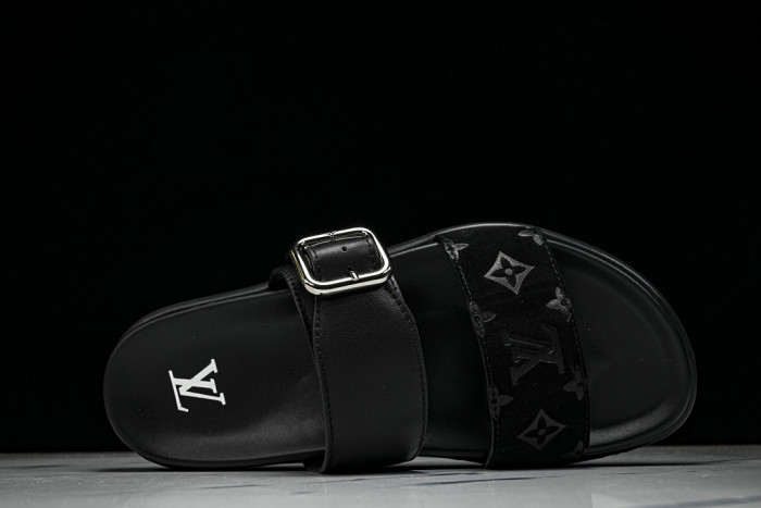 1*V SLIPPERS 11V0107-158