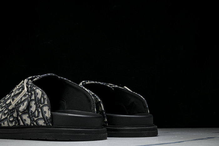 D10r SLIPPERS DS258-099