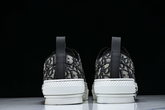 D10R B23 Sneakers DR1256-5610