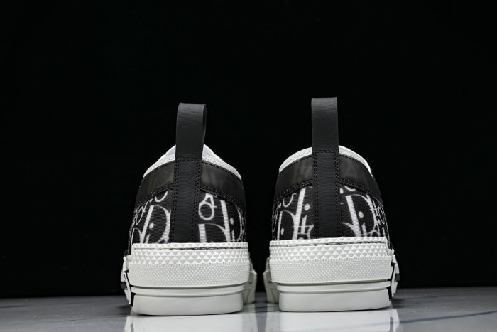 D10R B23 Sneakers DR1256-5612