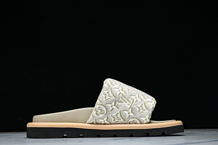 1*V SLIPPERS 11V0107-161
