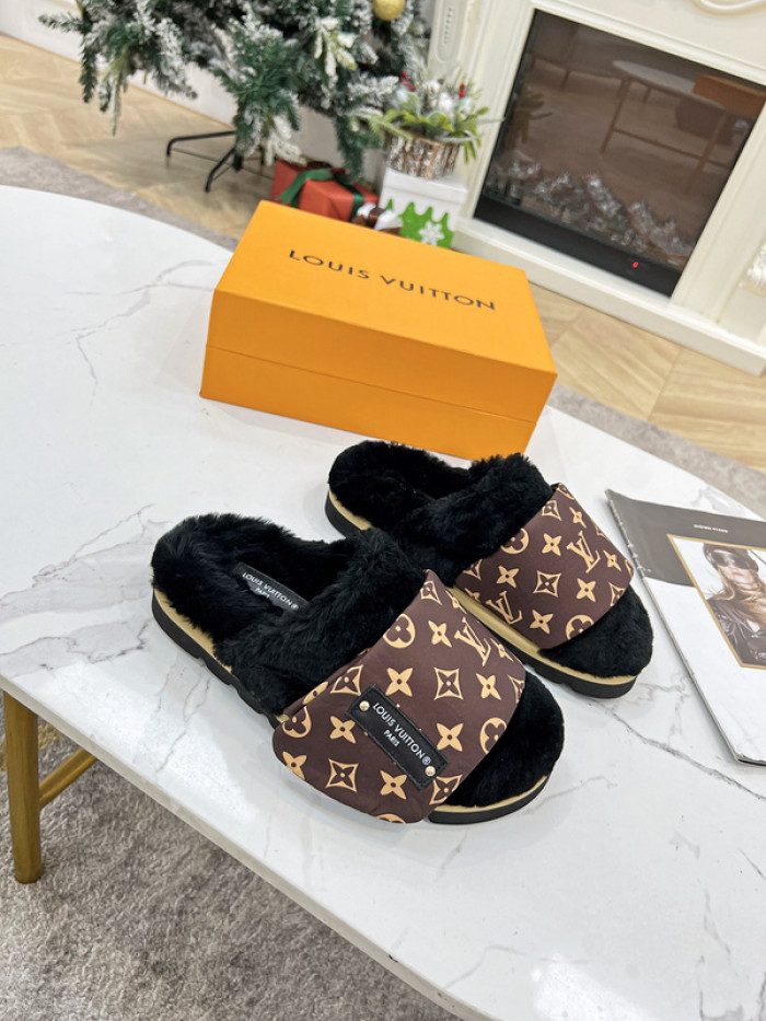 1*V SLIPPERS 11V0107-017