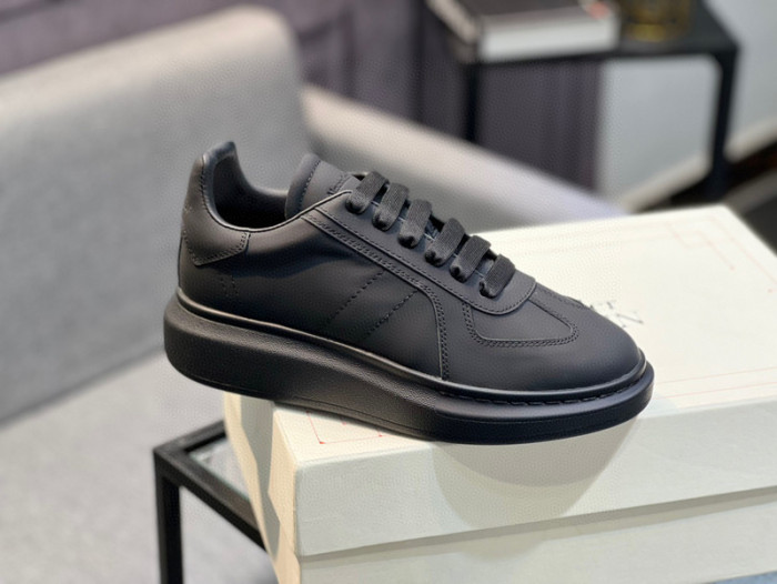 A1EXANDER M*QUEEN SNEAKERS WHGP7-72