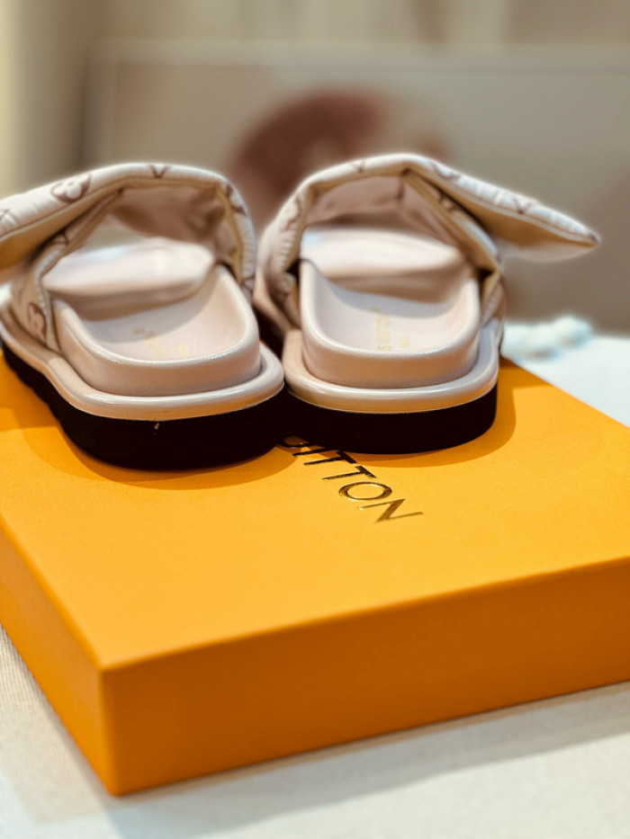 1*V SLIPPERS 11V0107-057