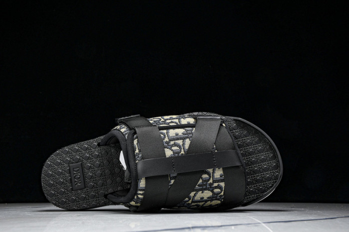 D10r SLIPPERS DS258-072