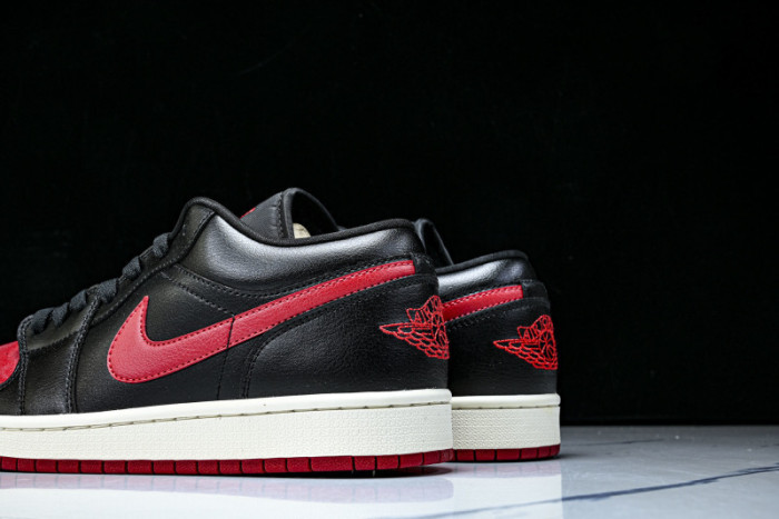 Air Jordan 1 Low Bred Sail DC0774-061