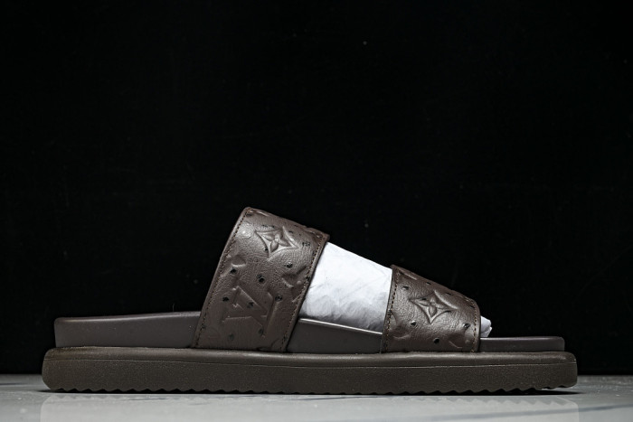 1*V SLIPPERS 11V0107-104