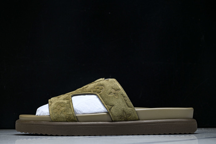 1*V SLIPPERS 11V0107-105