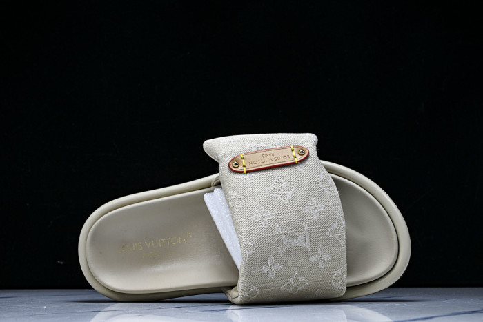 1*V SLIPPERS 11V0107-127