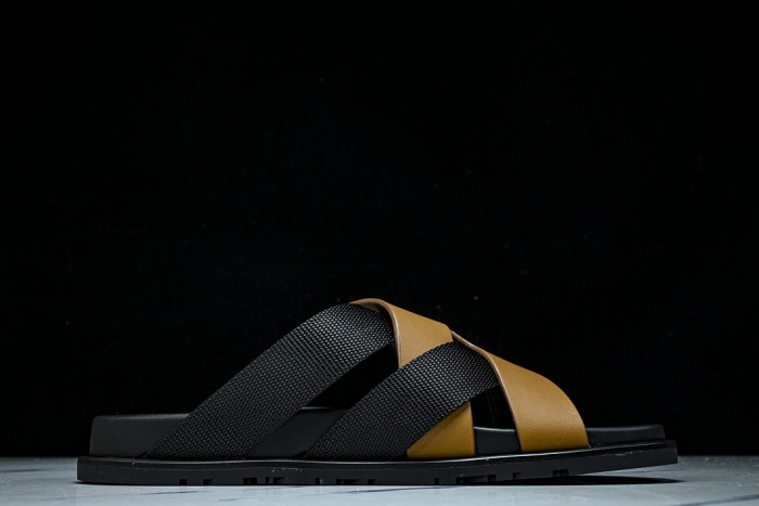 He*mes Slide CU526-2193