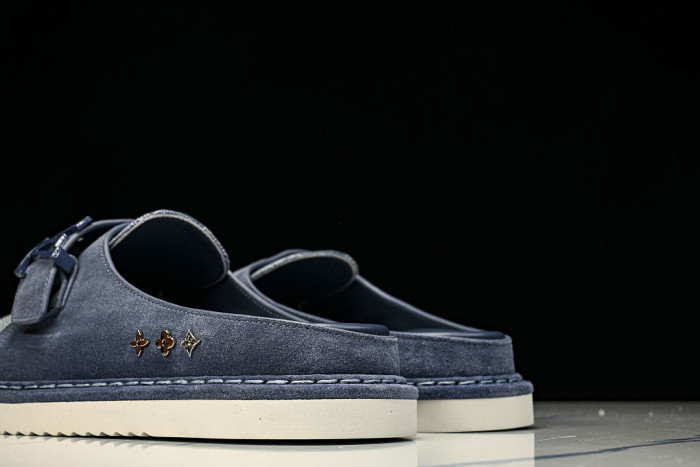 1*V SLIPPERS 11V0107-151