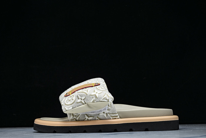 1*V SLIPPERS 11V0107-161