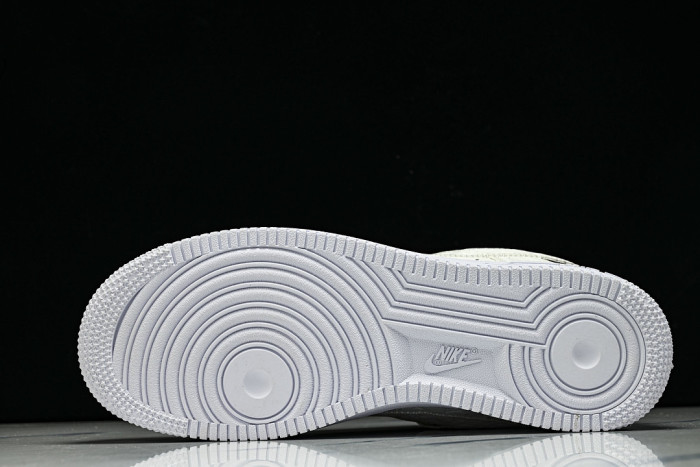 1V X Nike Air Force 11V0425-546