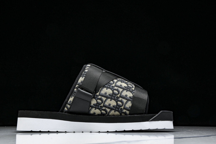 D10r SLIPPERS DS258-072