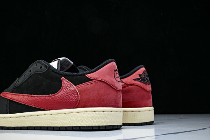 Travis Scott x Air Jordan 1 Low Bred DM7866-061